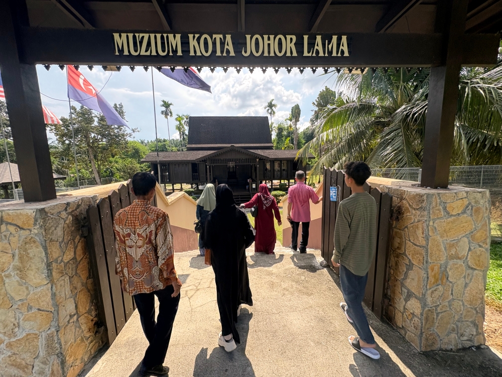 Members of the public visit the Kota Johor Lama Museum in Kota Tinggi May 18, 2025. — Bernama pic