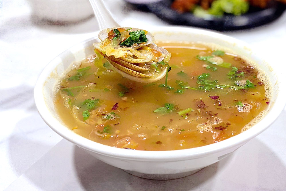 277845 Lala in Tomato Soup. — Picture by CK Lim