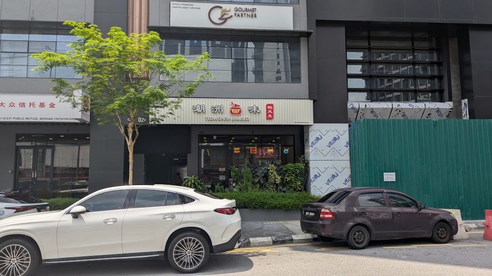 The restaurant is conveniently located on the ground floor of Wisma Aman Elite. — Picture by Ethan Lau