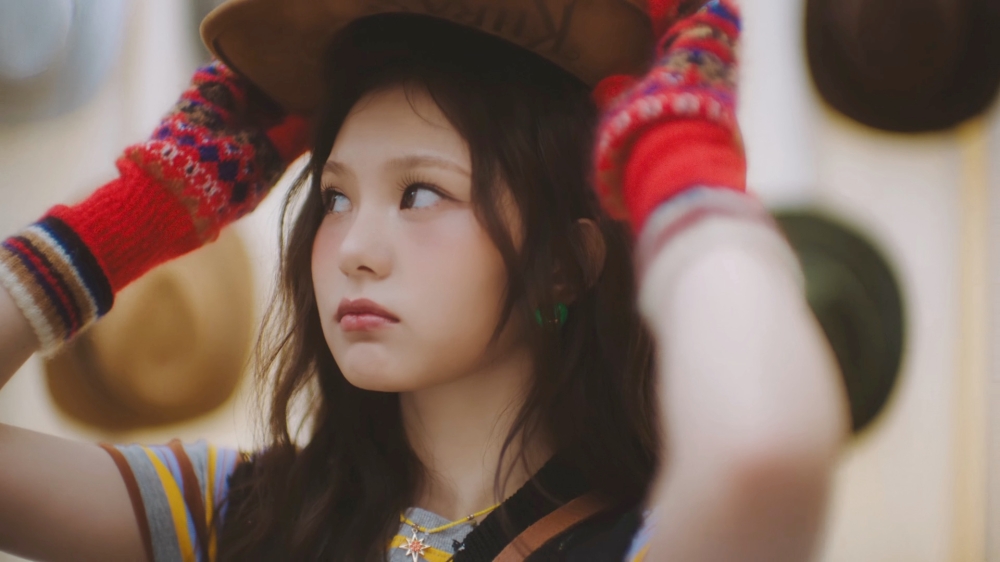 279869 Lingling taking a cowboy hat in KIIRAS' 'Kill Ma Bo$$' video. — Screengrab from YouTube/KIIRAS