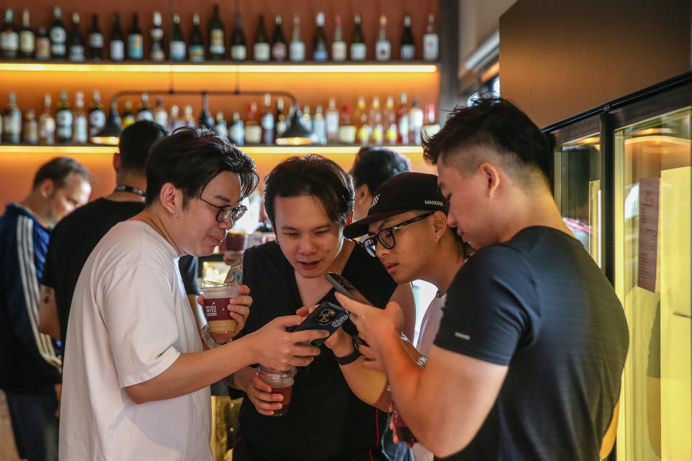 280143 ‘Coffee raves’ provide good networking opportunities.. minus the hangover. — Picture by Yusof Mat Isa