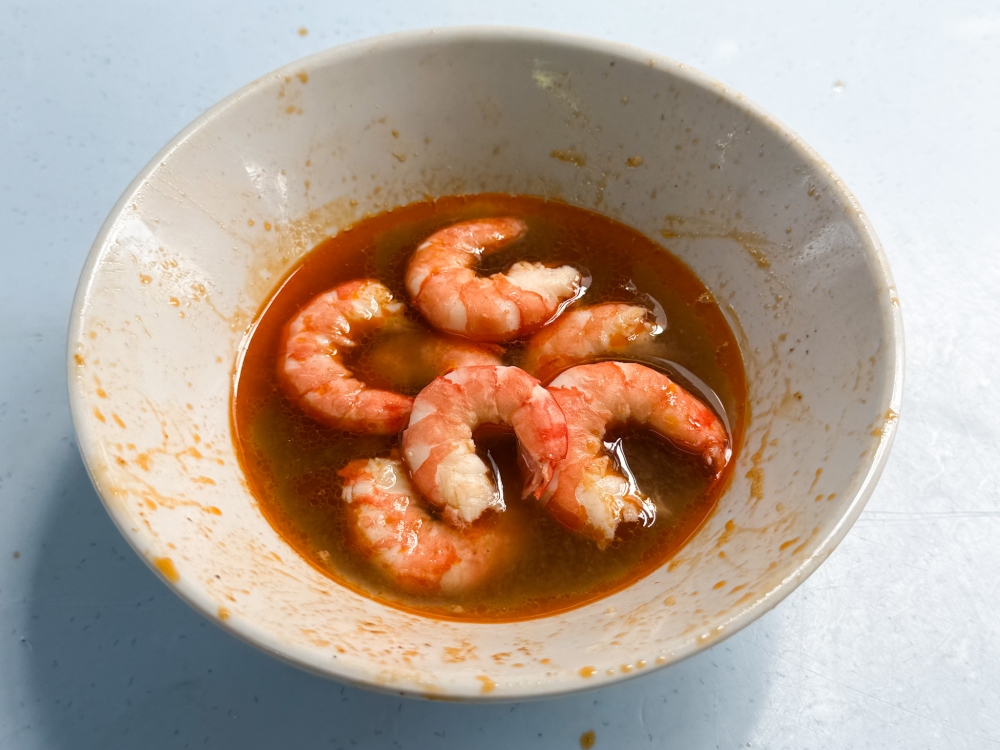 You will need to peel the prawns yourself but the reward is a bowl of fresh prawns to relish.