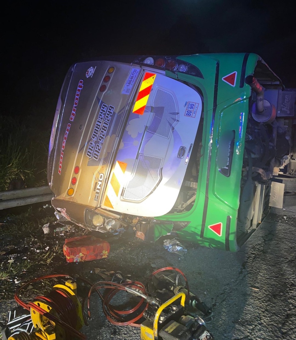 The bus operator said the vehicle chartered by the UPSI students for their return to campus after the Aidiladha holiday was in good condition before the journey on June 9, 2025. — Picture via X/Bernama