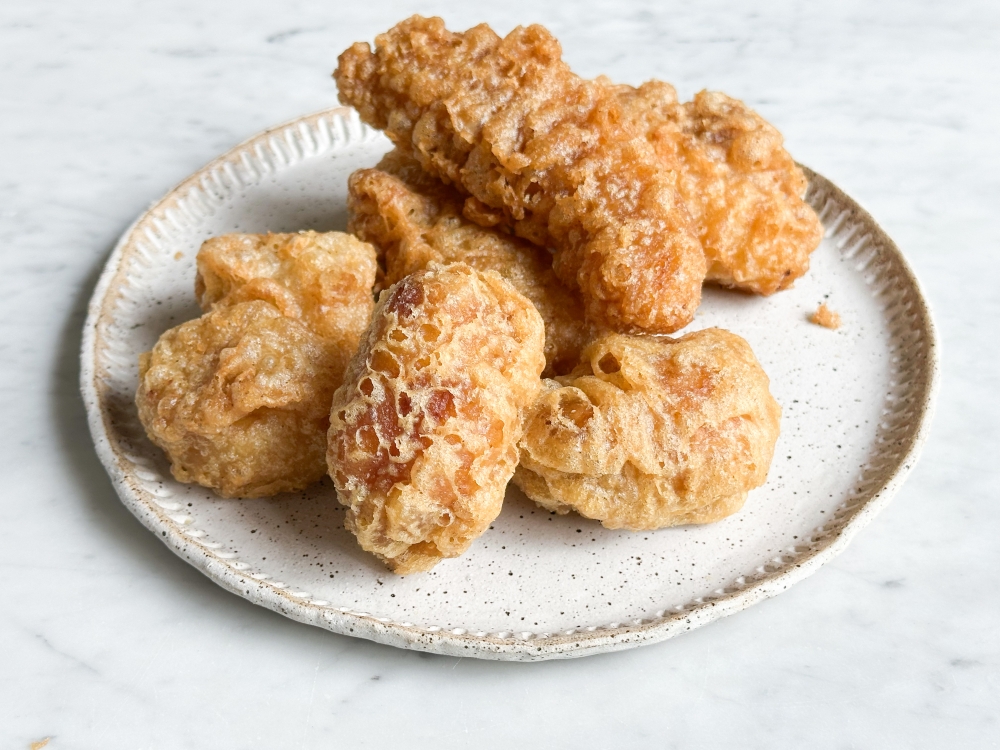 269712-2 Afternoon tea is made better with the crispy snacks. — Picture by Lee Khang Yi