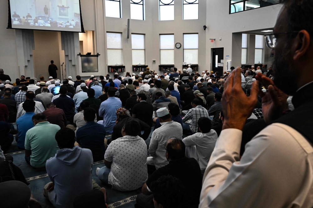 272147-1 Threats to Muslims living in Texas are nothing new, but lately the vile phone calls to Imran Chaudhary have ramped up. The cause? Chaudhary’s early plans for construction of 1,000 new homes, a community centre, school, hospital and — controversially — a mosque and Islamic private school to serve the growing Muslim community near East Plano, in a thinly populated corner of east Texas. — AFP pic