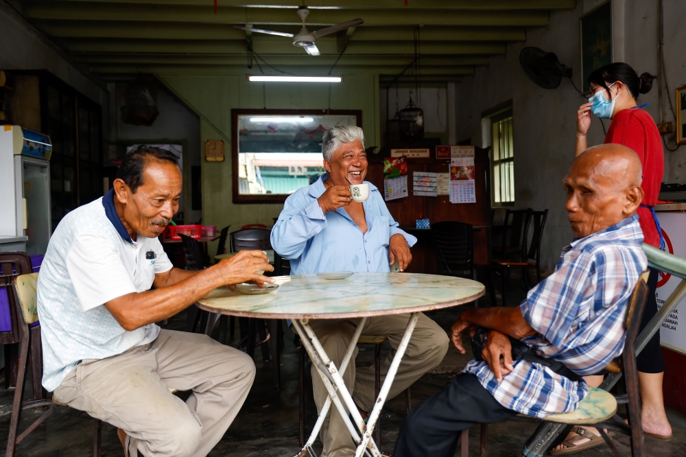 272374 Opened nearly a hundred years ago, it has remained a spot where the local people of all races come together for a cup of coffee or tea, or to enjoy the breakfast fare, particularly the toast which is generously spread with kaya (coconut jam), made using the original family recipe passed down by the coffee shop’s founders. — Bernama pic