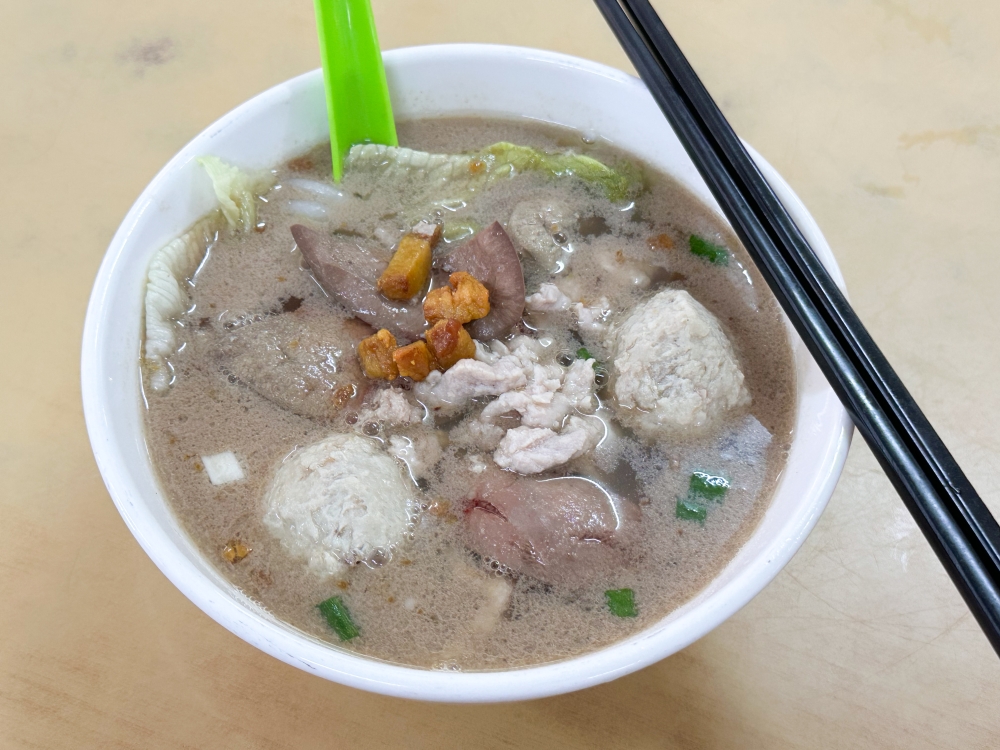 Pork noodles or ‘chee yoke fun’ is always a coffee shop favourite since it’s brimming with flavour, meaty bites and well-cooked innards. — Pictures by Lee Khang Yi