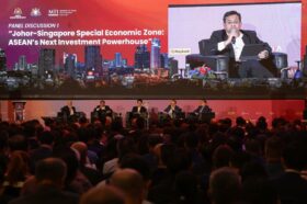 Scenes at the Johor-Singapore Special Economic Zone (JS-SEZ) Joint Business and Investment Forum at the Persada Johor International Convention Centre today. — Bernama