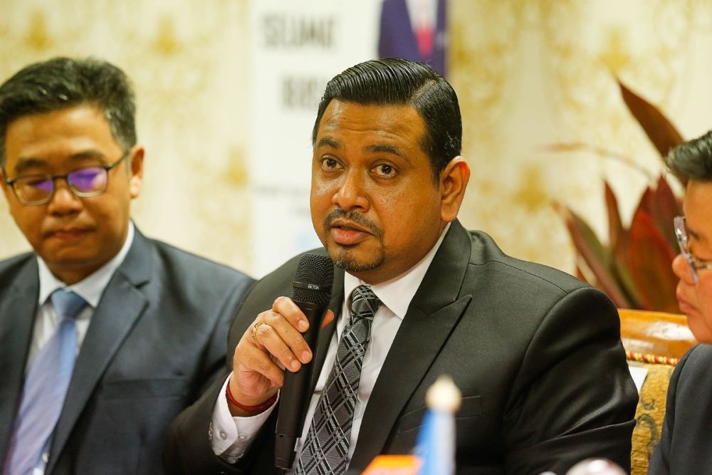 273492 Penang Convention and Exhibition Bureau Chief Executive Officer Ashwin Gunasekeran speaks during a press conference at Dewan Sri Pinang in George Town. — Picture by Sayuti Zainudin