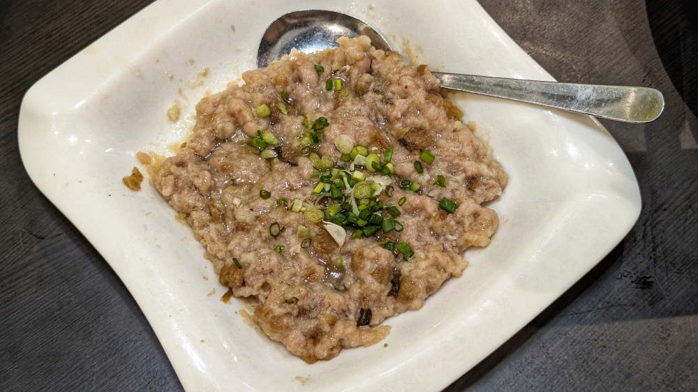 274332 It doesn’t look like much, but the steamed minced pork with preserved vegetable is an excellent dish.
