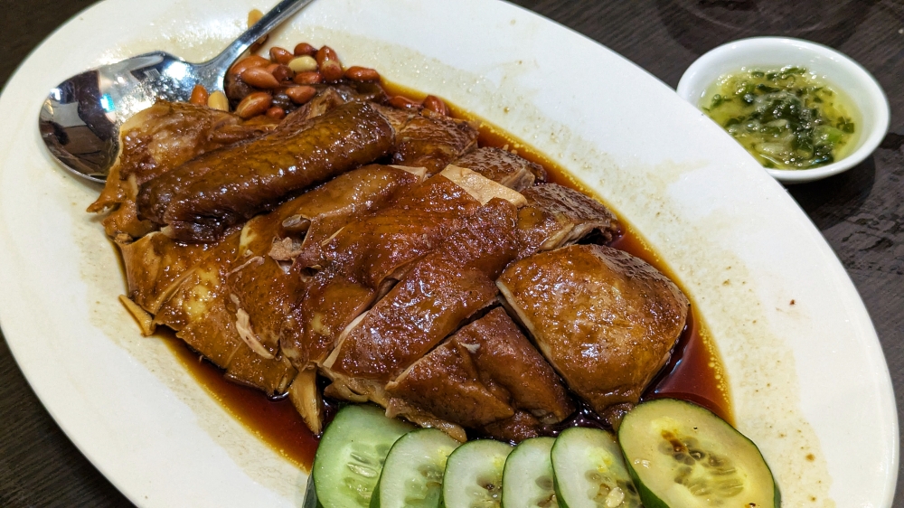 274337 The soy-sauce chicken here carries a strong note of Chinese rose wine.