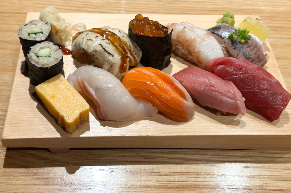 274573 Toyosu Set has eight types of sushi with fluffy 'shari'. — Picture by Lee Khang Yi
