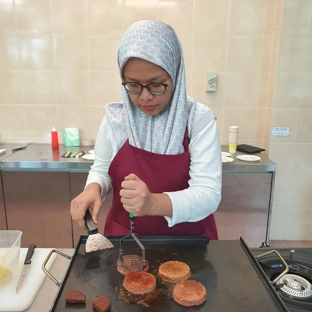 275727 The idea emerged when Nor Fazila noticed that despite being widely cultivated in Malaysia, grey oyster mushrooms remain underutilised in processed food products. — Picture via Facebook//Agro-Biotechnology Institute, Malaysia — ABI