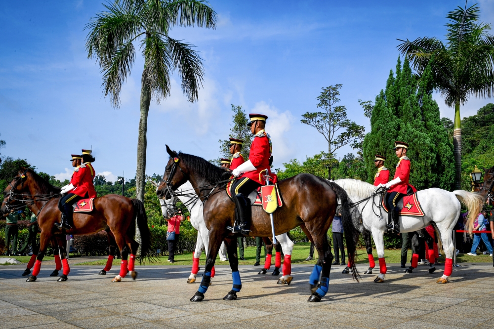 276164 The Changing of the Guard Ceremony at Istana Negara, Series 1/25, held today, was conducted with full military tradition involving four officers and 79 personnel from the First Battalion of the Royal Malay Regiment (1 RAMD). — Bernama pic